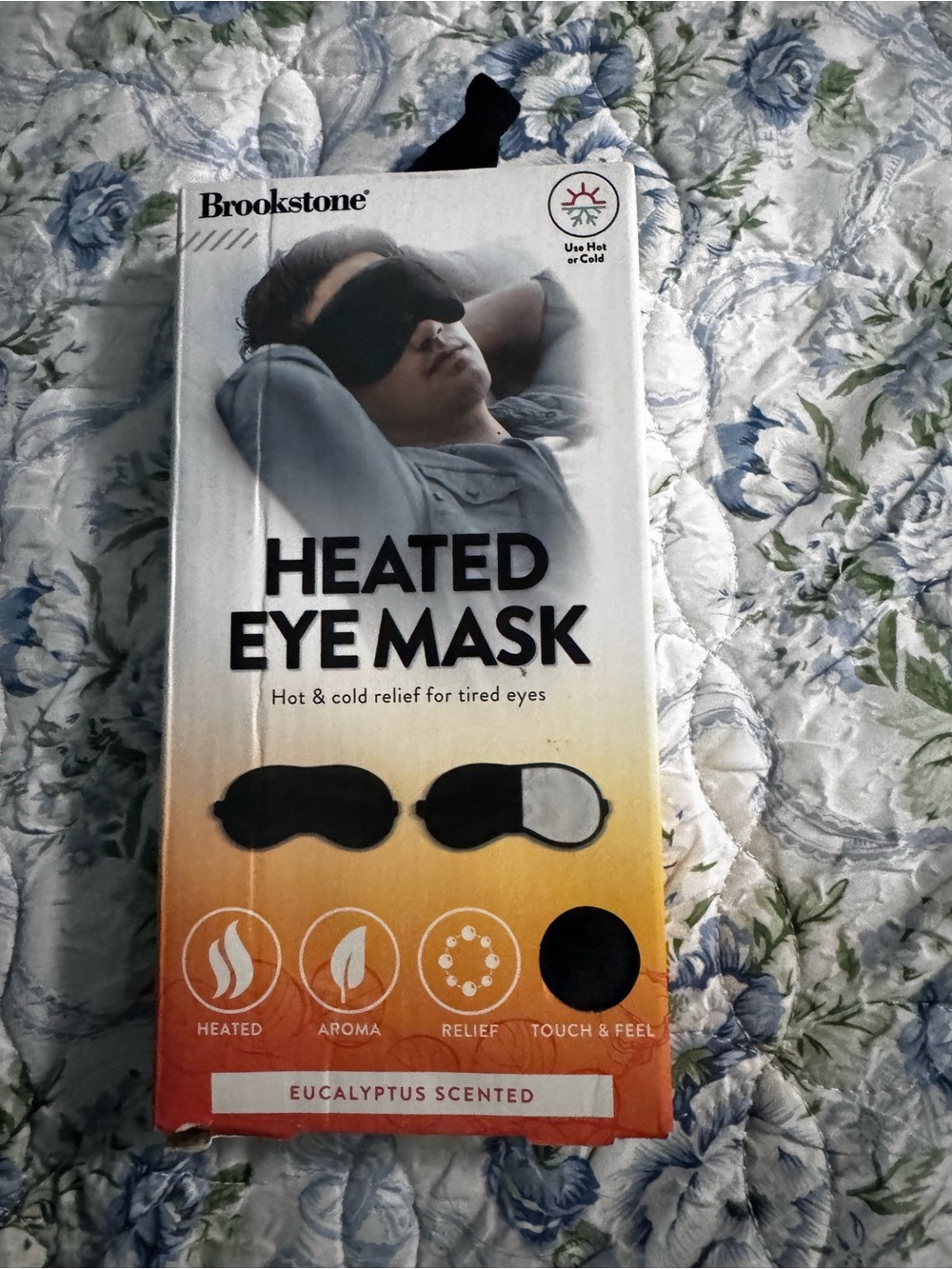 Brookstone Black Heated Eye Mask with Eucalyptus